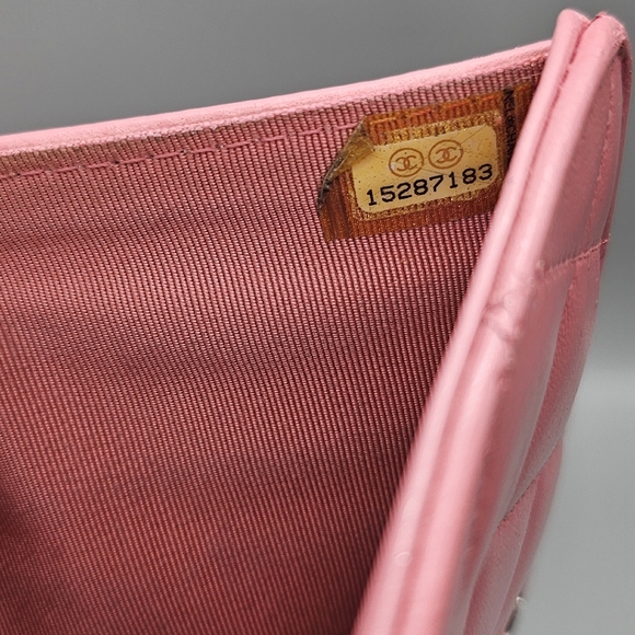 🩷CHANEL Pink Quilted Leather Wallet🩷 - Picture 8 of 16